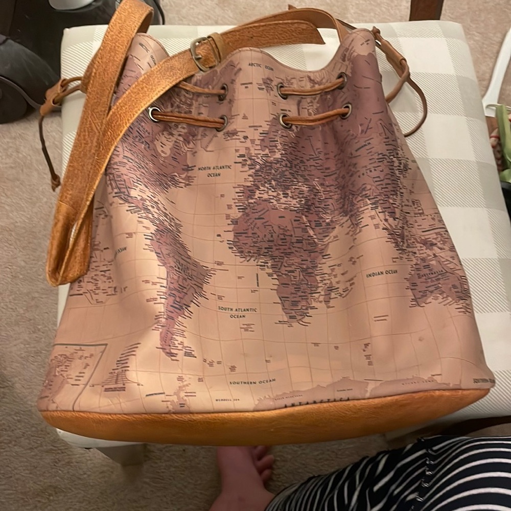 Bag with world on it. Used once Excellant condition - Picture 1 of 3